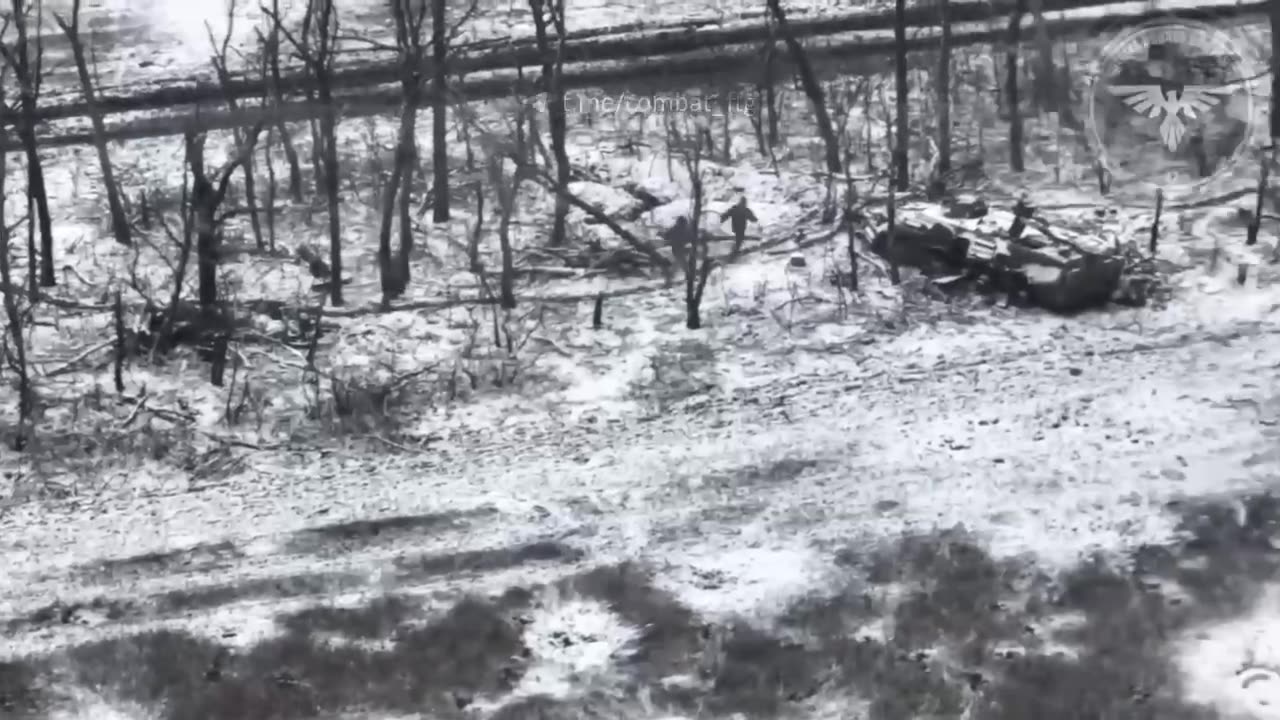 Single fpv drone scare this T90 Tank crew into running away abandoning the tank