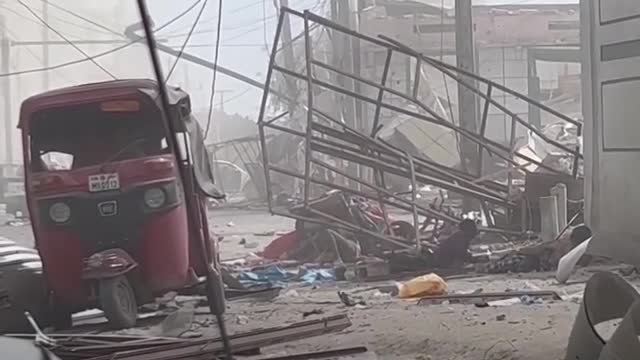 Scores killed in massive Mogadishu car bombings