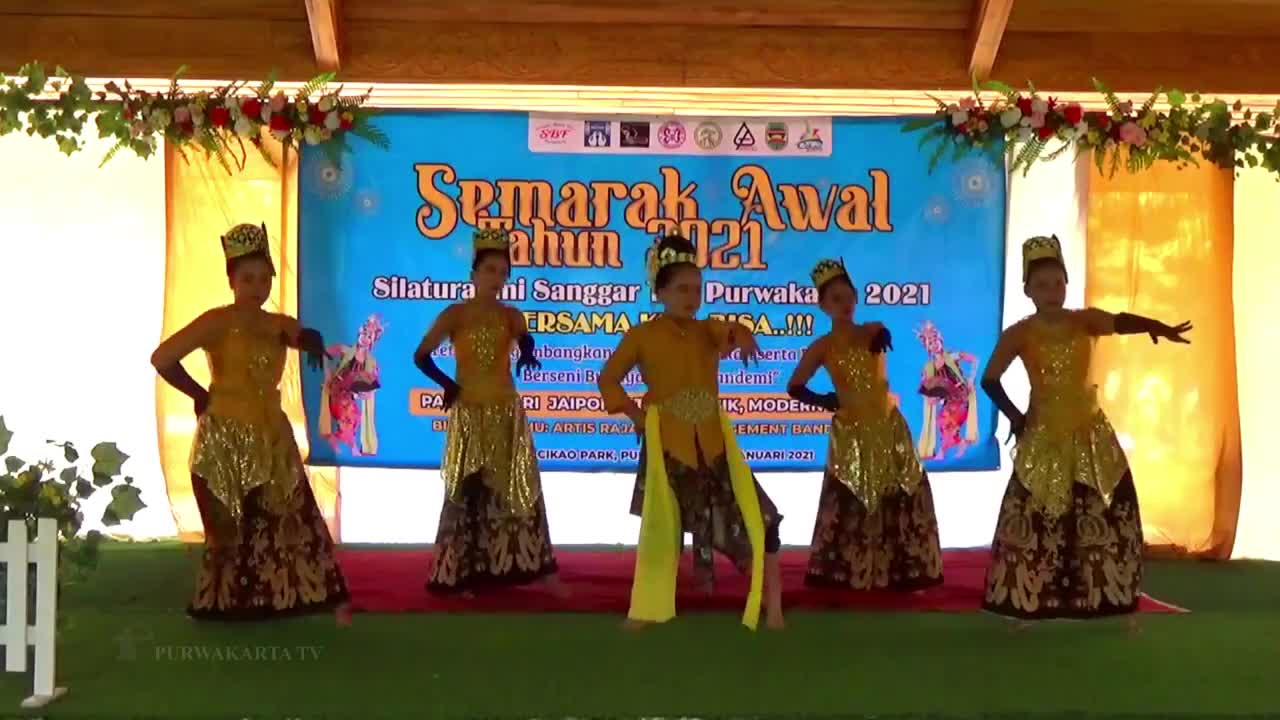 Jaipong Dance Indonesia