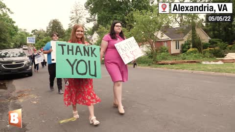 Pro-Lifers Show Up to Justice Alito's House to Say "Thank You"