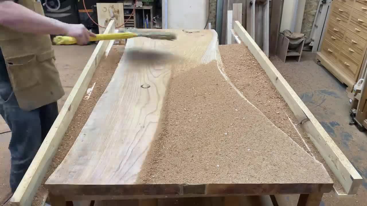 DIY table made of old logs.Zelkova is 407 years old.