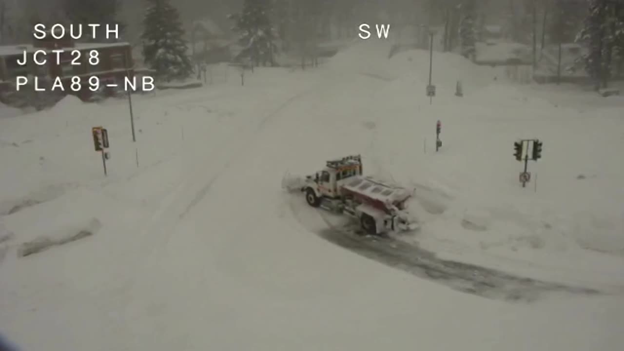 Blizzards blanket California's Sierras with snow