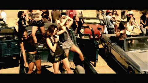 Miley Cyrus - Party In The U.S.A.