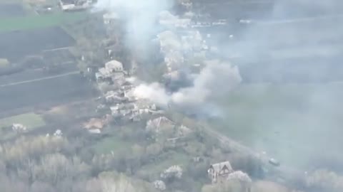 Russian Tank Gets Absolutely Shredded By Ukrainian Fire