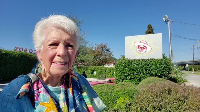 Oct. 2022 LoLo gift, East
