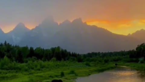 This scene reminds of Hayao Miyazaki's anime "Princess Phantom."