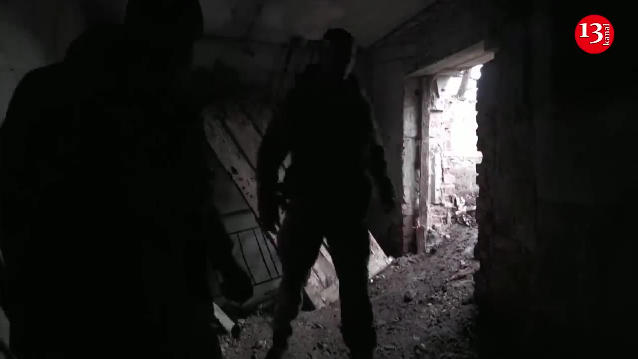 Ukrainian artillery unit fires American-made howitzer near Bakhmut