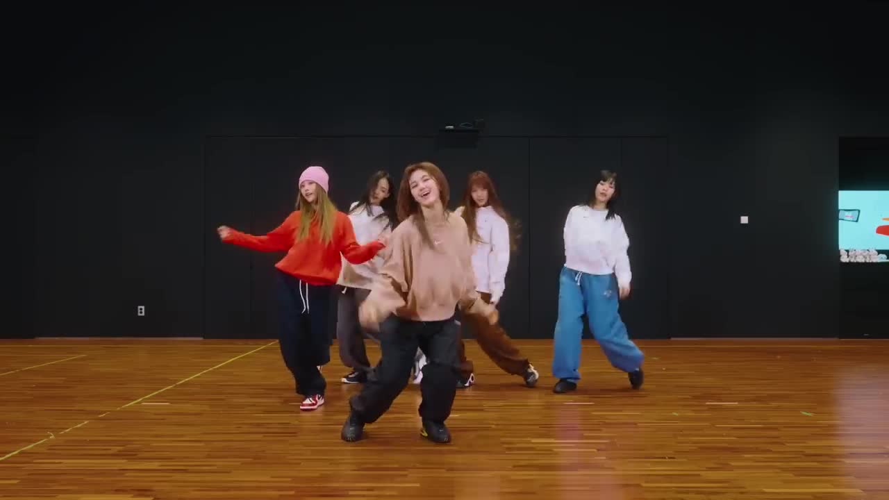 NewJeans (뉴진스) 'Ditto' Dance Practice