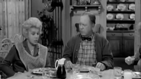 Petticoat Junction - Season 1, Episode 28 (1964) - The Hooterville Flivverball