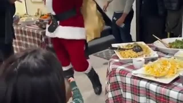 Grinch Crashes Santa's Appearence