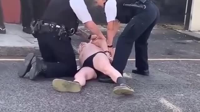 Dude with machete taken down by officers