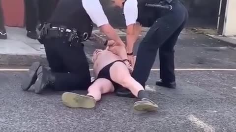Dude with machete taken down by officers