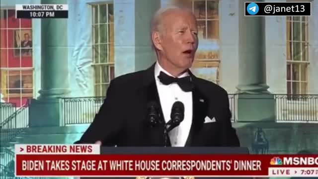 Biden blague sur son taux d'approbation extrêmement faible (avril 2022)