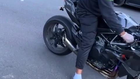 Kawasaki ninja h2r throwing backfire exaust sound 🔥🚀