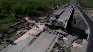 Artist brings life to destroyed bridge in Ukraine