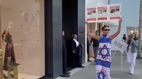 LONE ISRAELI MODEL WITH BEAUTY & GUTS