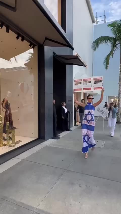 LONE ISRAELI MODEL WITH BEAUTY & GUTS