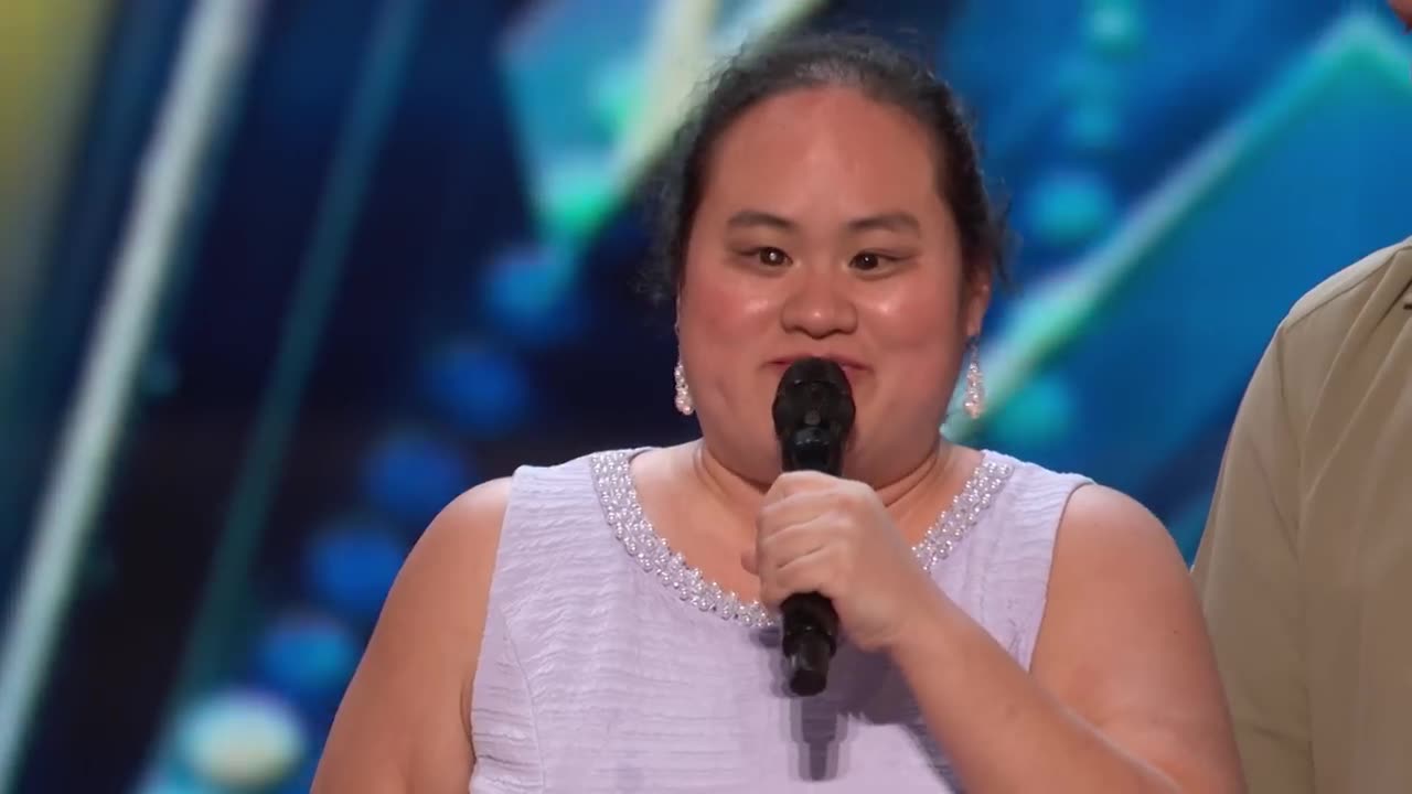 Golden Buzzer: Lavender Darcangelo wins over Heidi Klum with a STUNNING song! | Auditions | AGT 2023