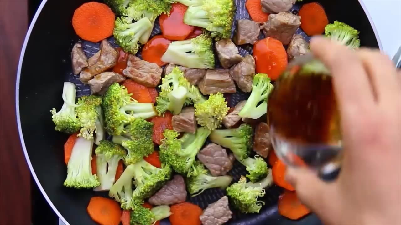 Healthy Beef and Broccoli Carrots Stir Fry