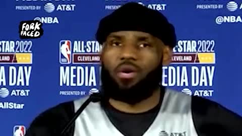LeBron James - I dunk da ball