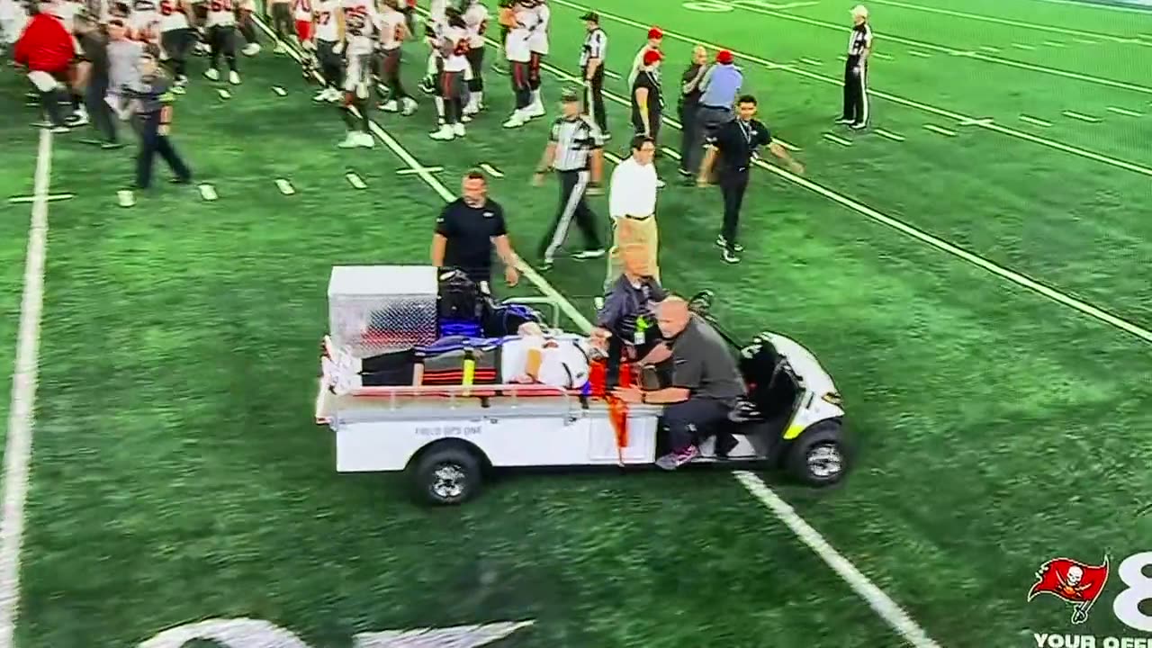 Bucs QB John Wolford Stretchered off with Neck Injury vs. Jets, Taken to Hospital