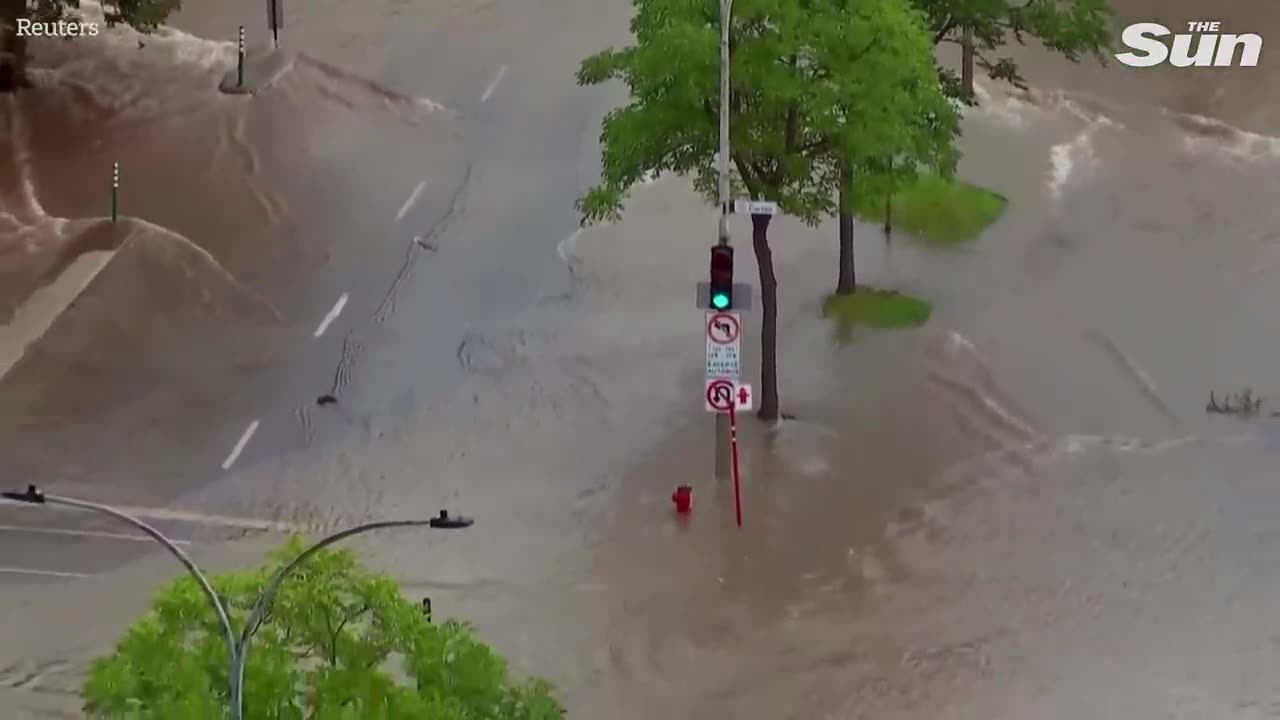 Massive water pipe BURSTS in Montreal sending water gushing down street