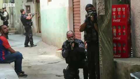 Drugs raid shootout in Brazil leaves 25 dead - BBC News