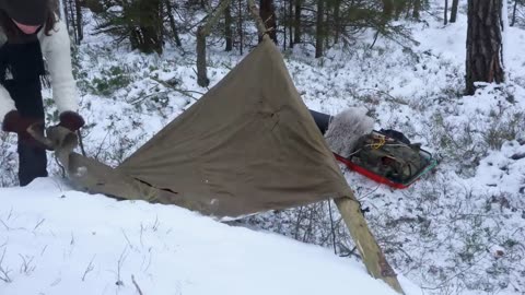 Camping by the Beautiful Frozen Sea! MINIMAL GEAR [-10°C]