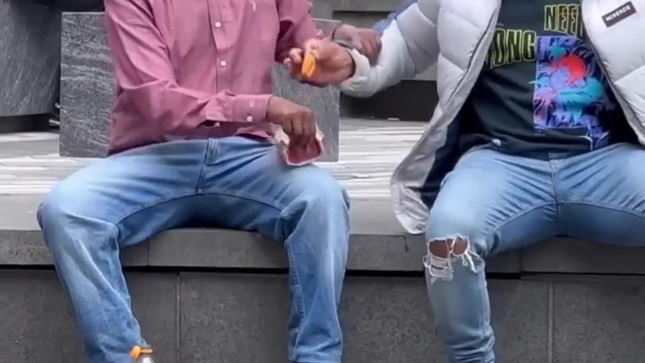Sharing food with this stranger😁 #funny #comedy #shortvideo