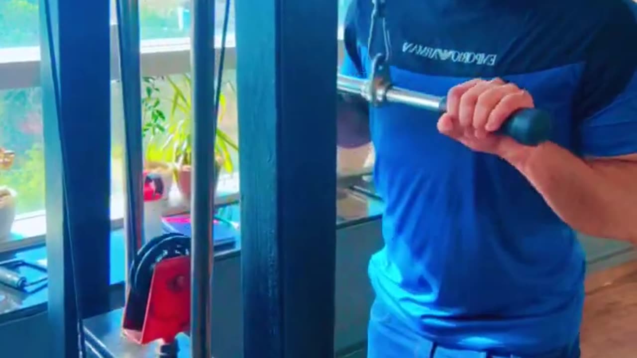 Cable Push Down: Build Bigger Arms Fast || gymlover101