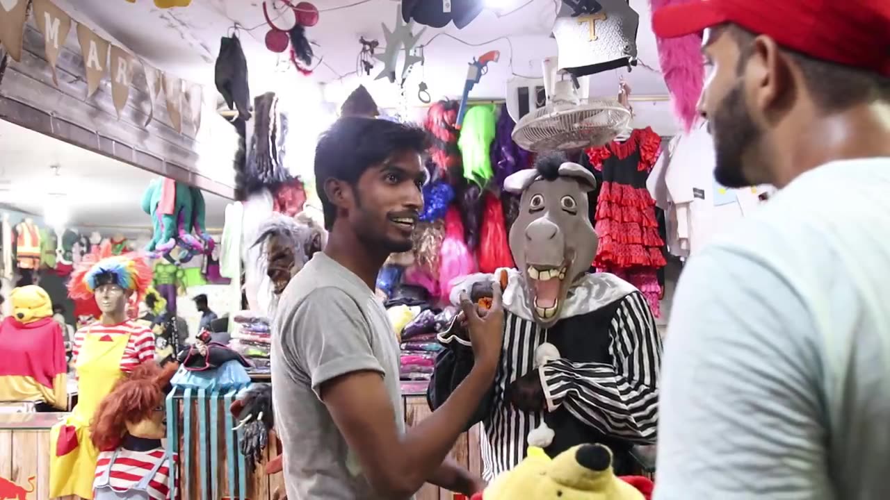 Mannequin slaping prank in Pakistan