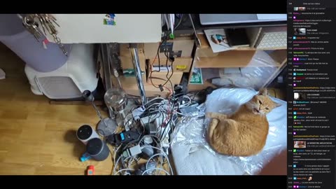 2023-05-01 (7bis) - Live où il cherche son trépied - Twitch Decheterie (version avec chat)