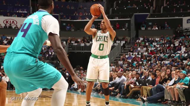 Hillary Clinton & Donald Trump Dance To "Juju On That Beat" At Hornets Game