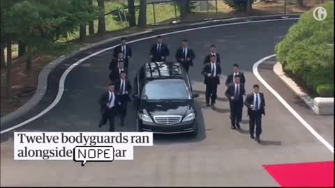 “Trump Guards ”Running Around his Car for Security