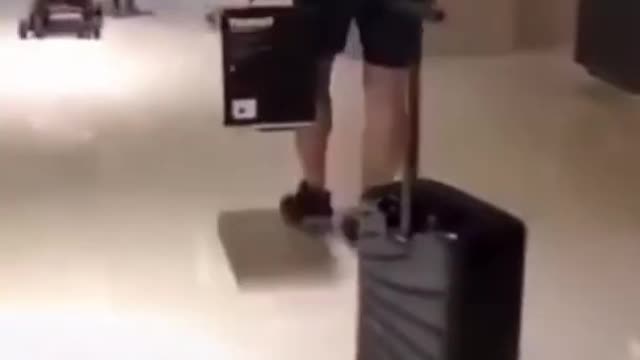 ntelligent suitcase, new technology that follows you🤯 Innovation