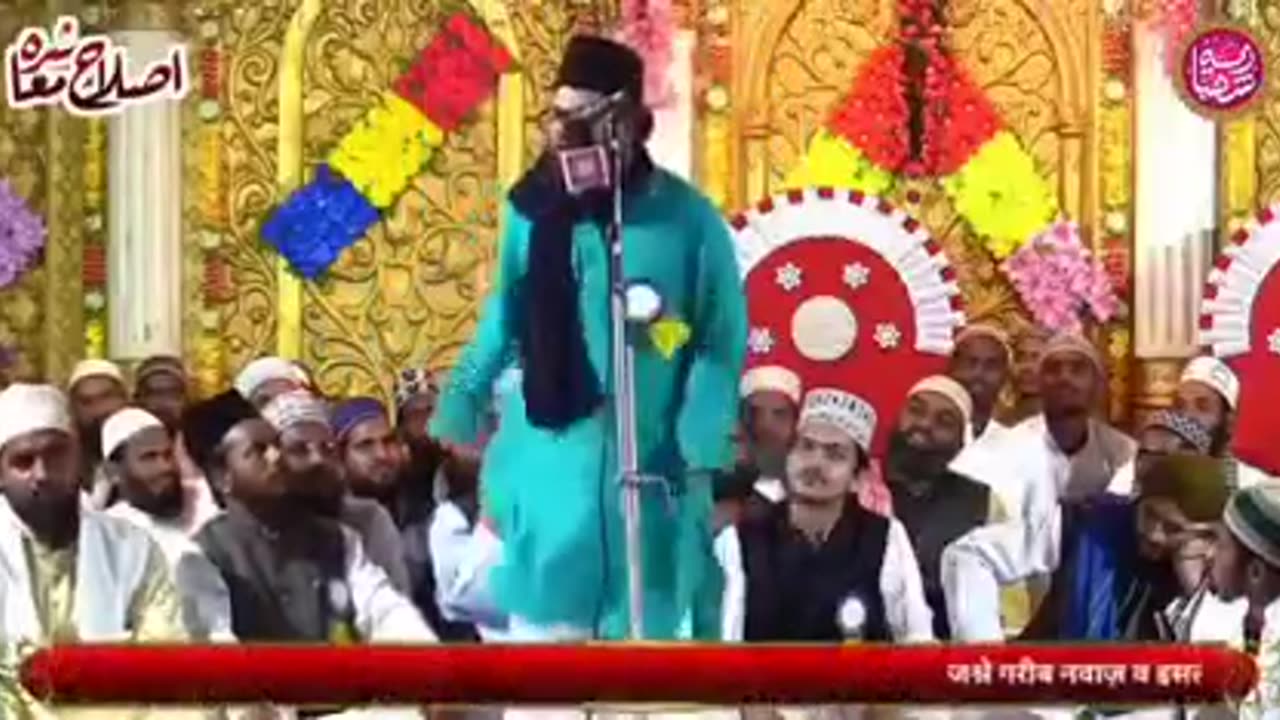 احمقوں کی جماعت دیکھنی ہو تو اسے دیکھیں