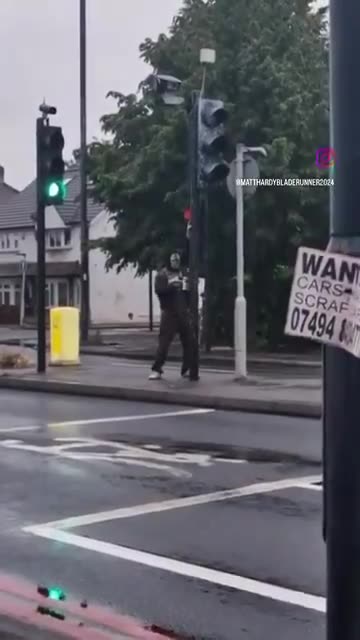 No CAPE for this Hero 😇 - Reloaded from STFN