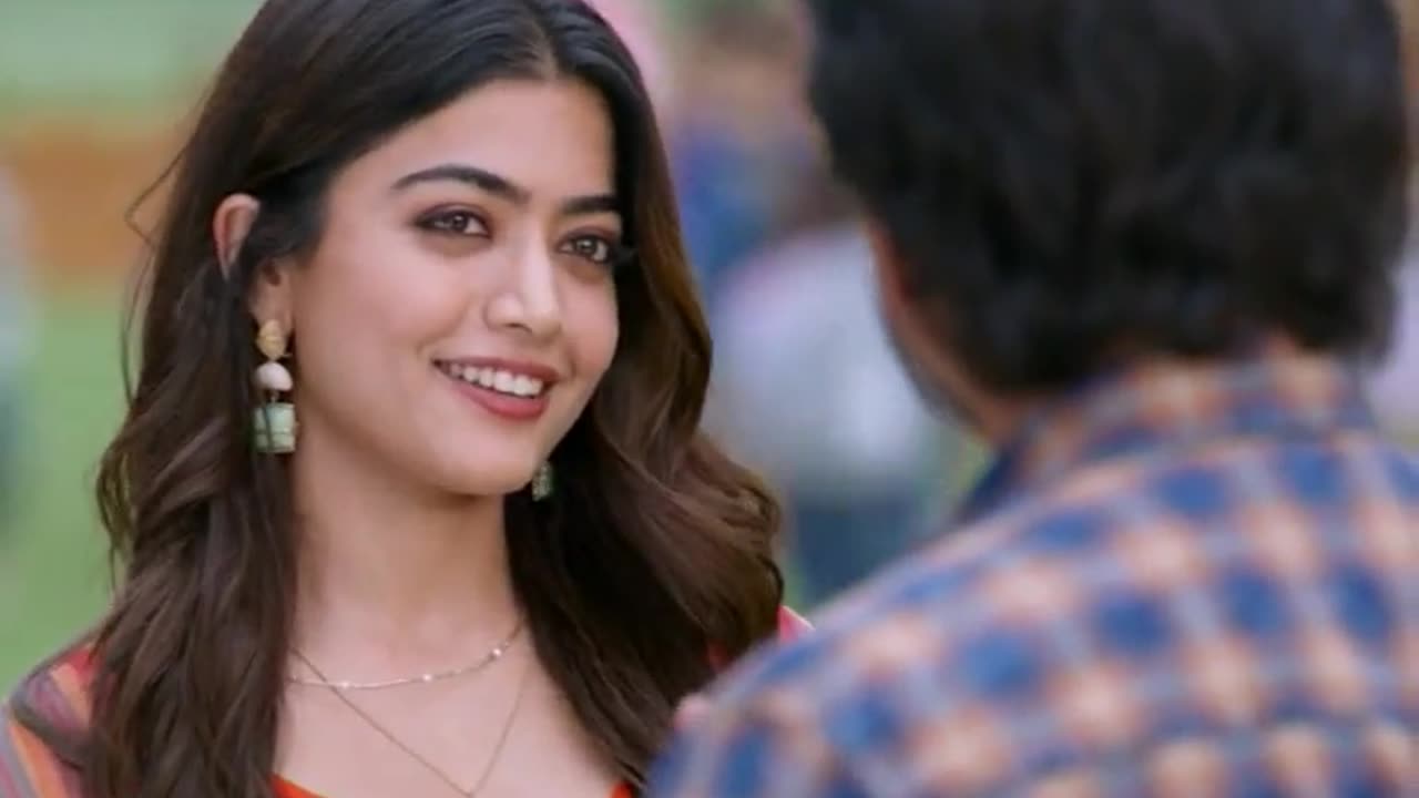 Vijay Thalapathy and Rashmika Movie Scene
