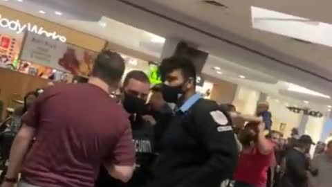 Civilians kicked out of a mall in Canada for not wearing a mask