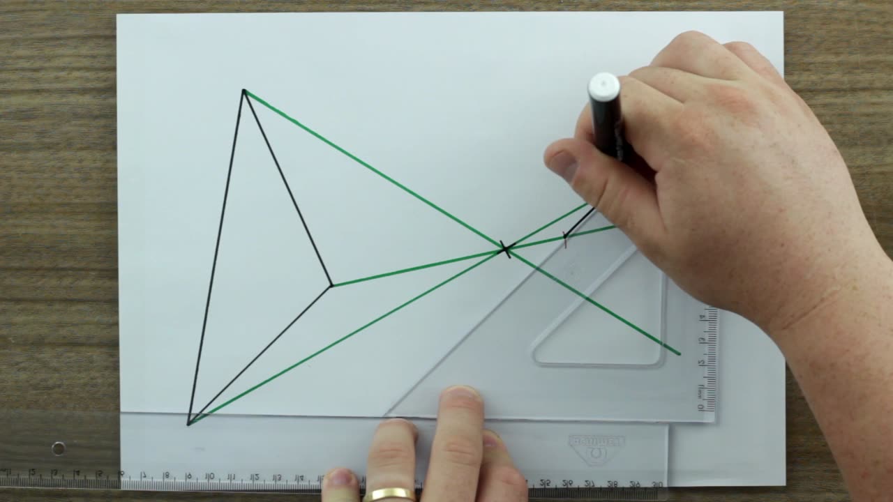 Construir um triângulo homotético com razão (-1/3)