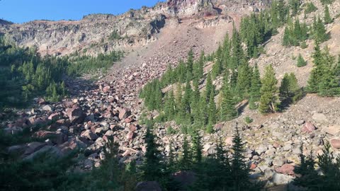 Central Oregon - Little Three Creek Lake - The BEST Rugged Backcountry Camping Spot - 4K