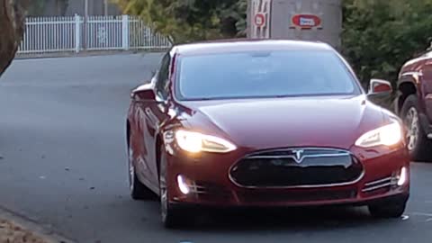 Test Tesla B