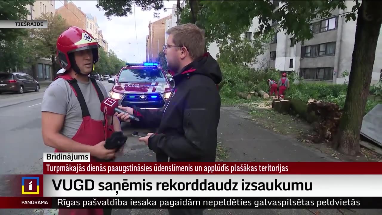 Latvijā turpinās vētras postījumu novēršana; Rīgā rekordliels nokrišņu daudzums