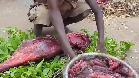 It's Cooking time hadzabe Hunt's tribe prepare their food #bushmen #traditional #culture