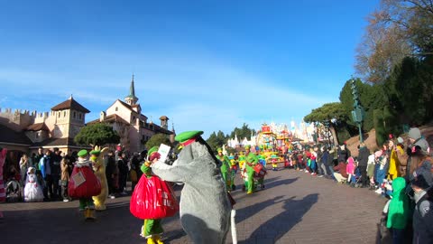 Disney's Christmas Parade 2019 - La Parade de Noël Disney. Disneyland Paris, 10th of December 2019