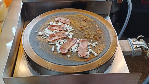 Indulge in the Ultimate Thai Crêpe: Cheese, Bacon, Oregano & More!