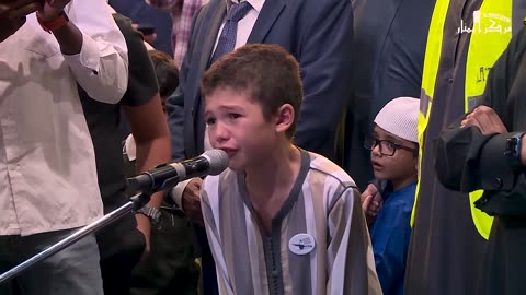 VERY EMOTIONAL: YOUNG BOY CRIES WHILE SPEAKING TO MUFTI MENK