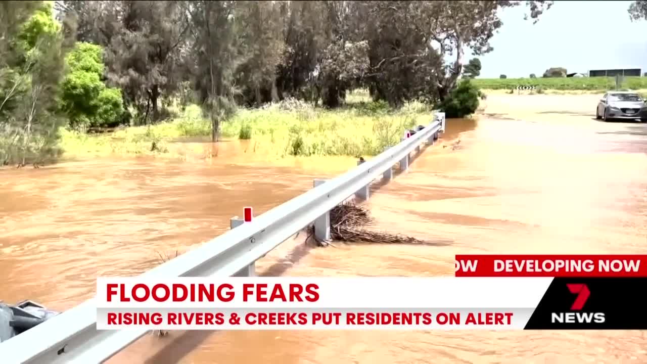 Snow falls in parts of South Australia amid flood warnings for mid north towns | 7NEWS