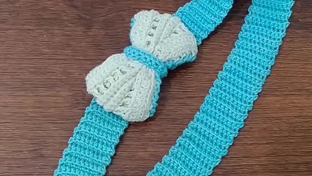 A Crochet Bow Headband