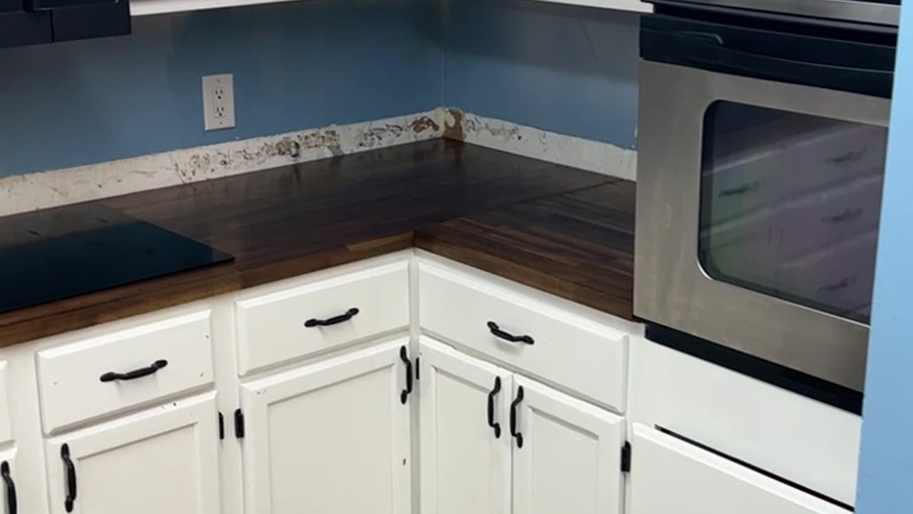 Kitchen Update, almost there... now for the backsplash